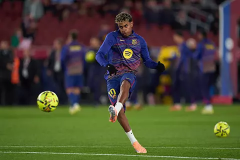 دقيقة بدقيقة.. برشلونة يواجه أتلتيكو مدريد في الدوري الإسباني